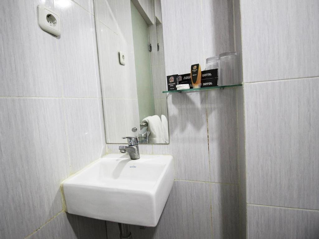Amaliun Hotel Medan Eksteriør billede