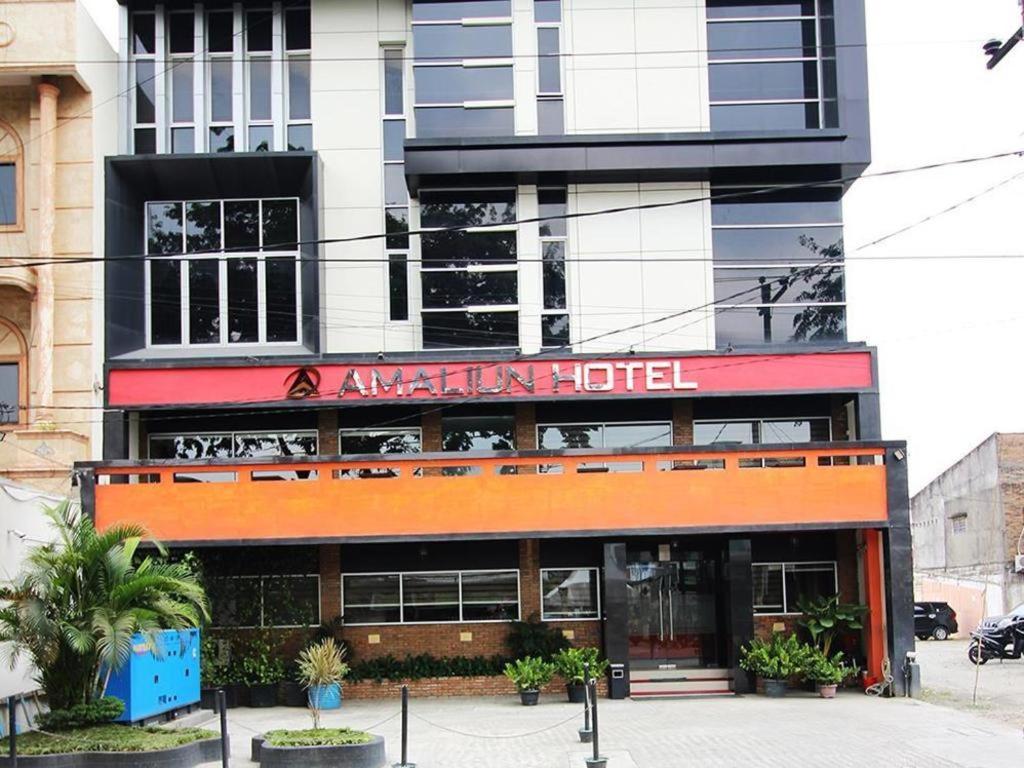 Amaliun Hotel Medan Eksteriør billede