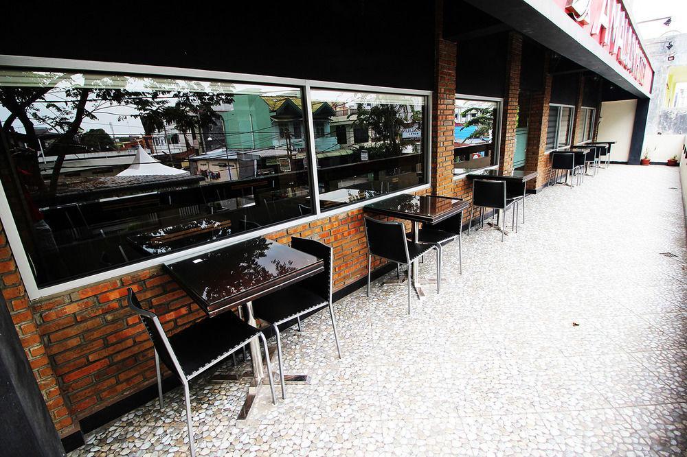Amaliun Hotel Medan Eksteriør billede