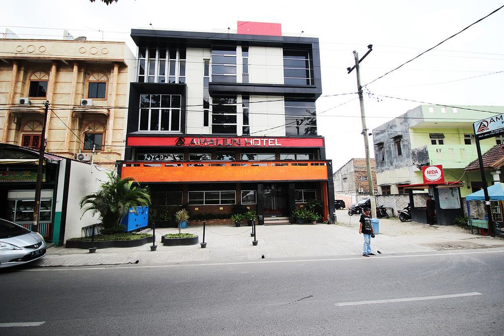 Amaliun Hotel Medan Eksteriør billede