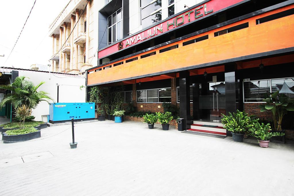 Amaliun Hotel Medan Eksteriør billede