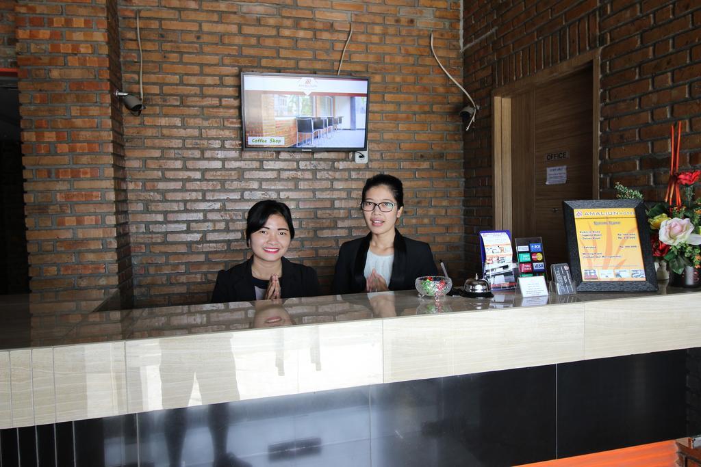 Amaliun Hotel Medan Eksteriør billede